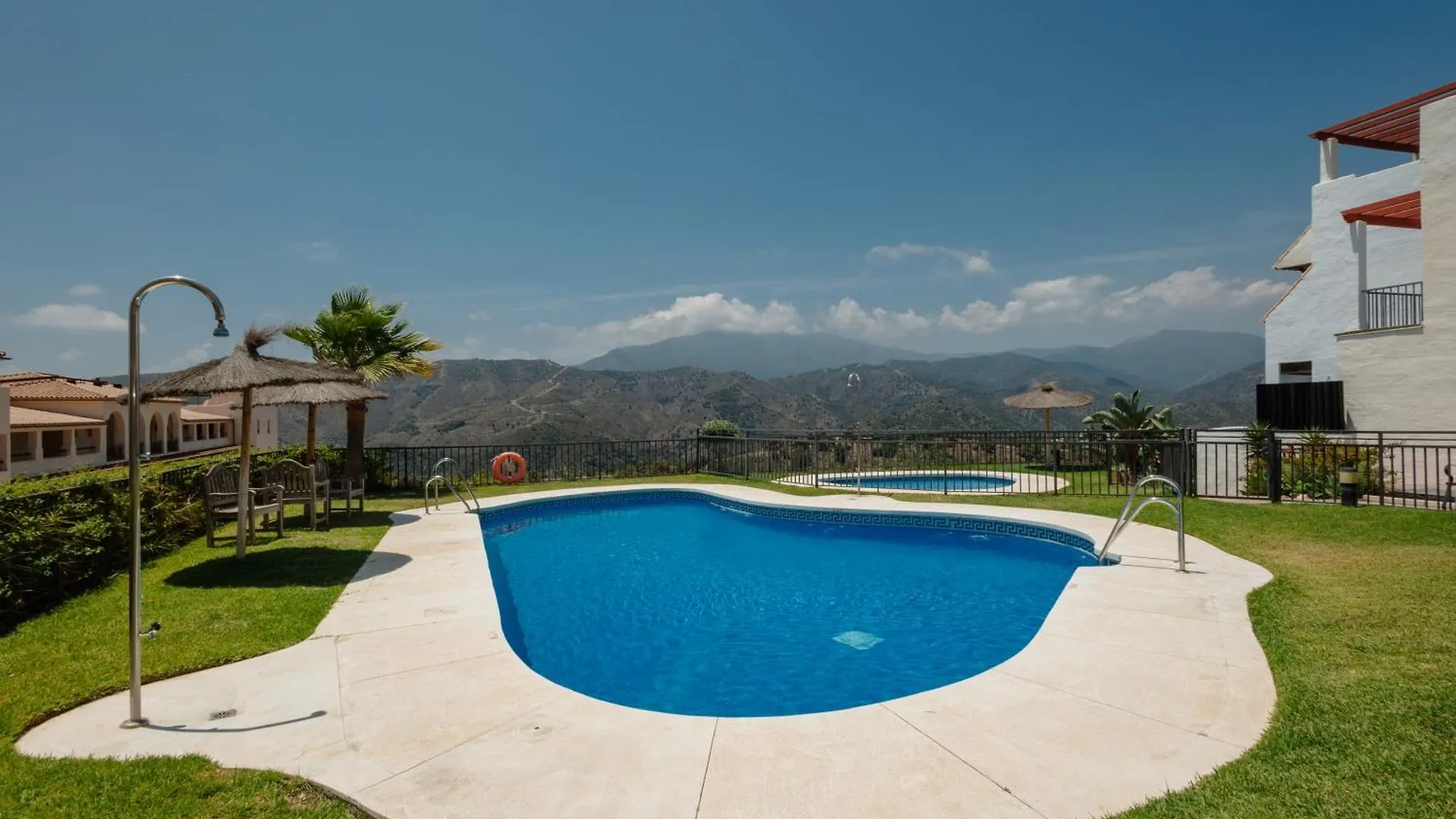 Sea View Apartment With Private Garden And Jacuzzi In Balcones Del Lago, Istan El Angel 0*,  Spain