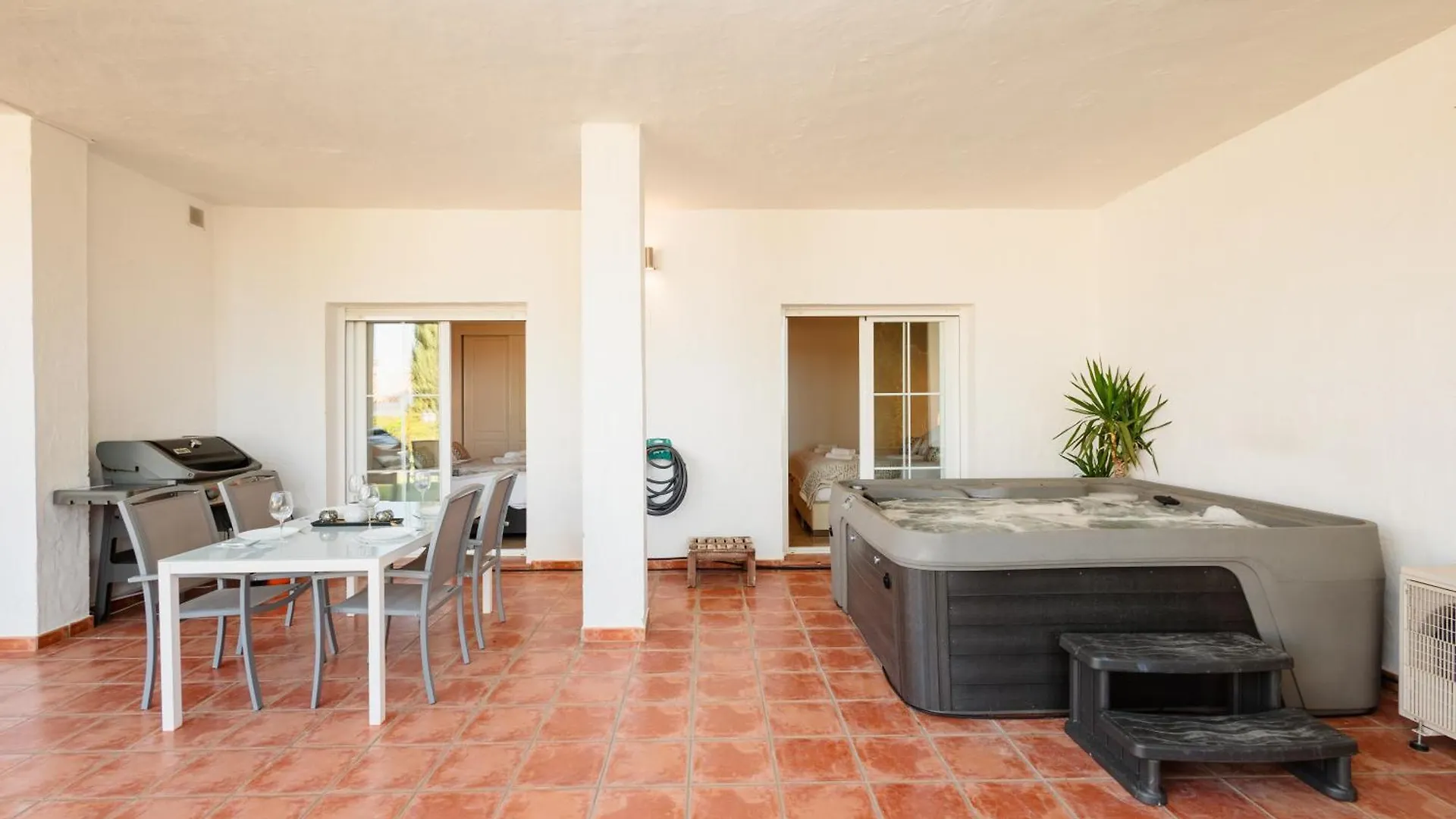 Sea View Apartment With Private Garden And Jacuzzi In Balcones Del Lago, Istan El Angel 0*,