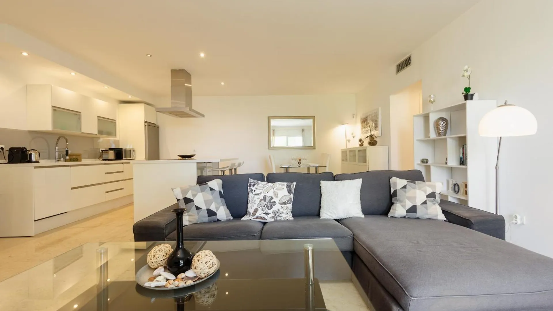 Sea View Apartment With Private Garden And Jacuzzi In Balcones Del Lago, Istan El Angel 0*,