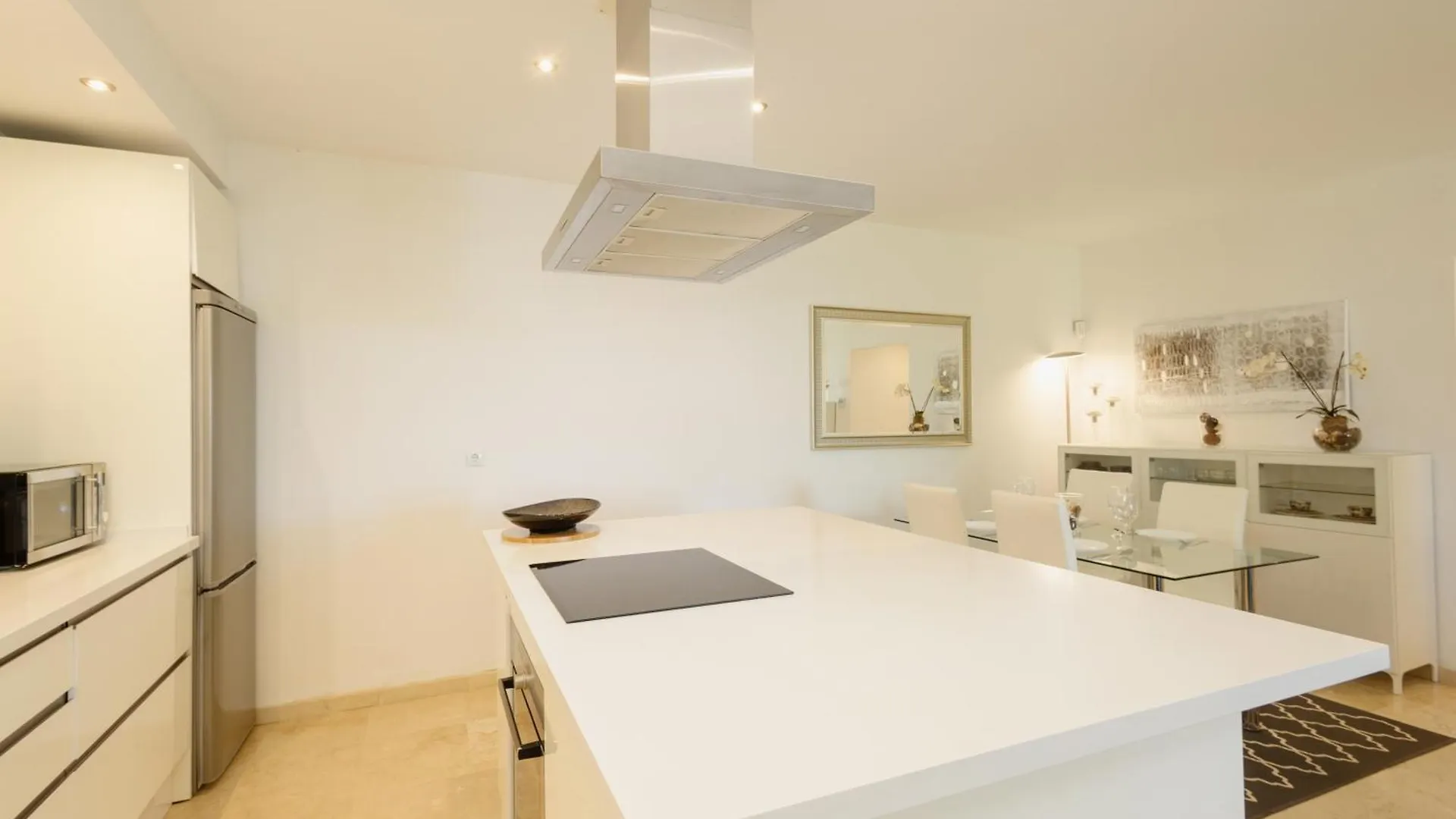 Sea View Apartment With Private Garden And Jacuzzi In Balcones Del Lago, Istan El Angel