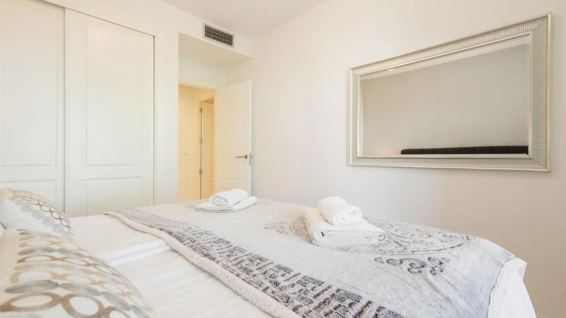 Sea View Apartment With Private Garden And Jacuzzi In Balcones Del Lago, Istan El Angel