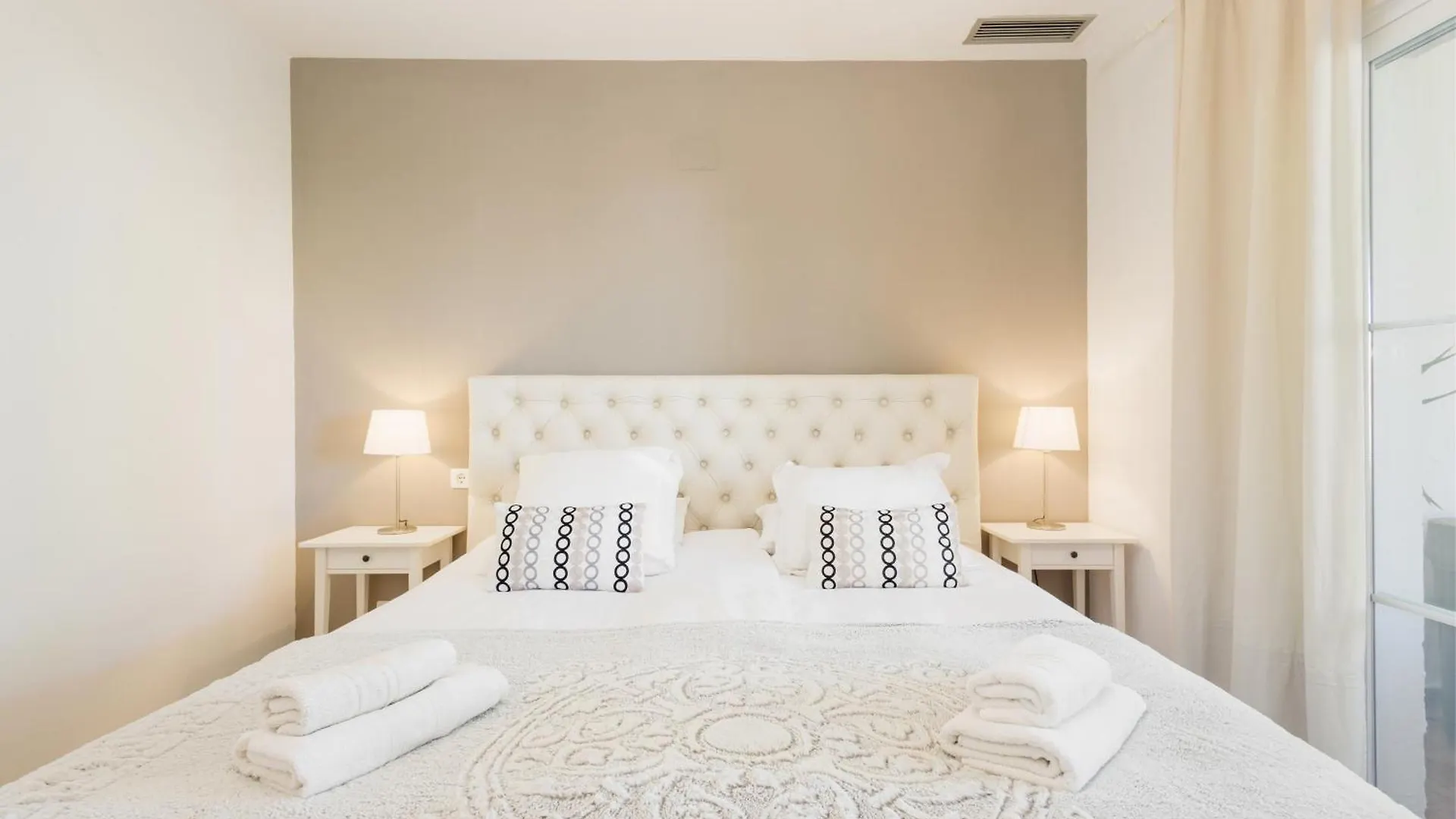 Sea View Apartment With Private Garden And Jacuzzi In Balcones Del Lago, Istan El Angel