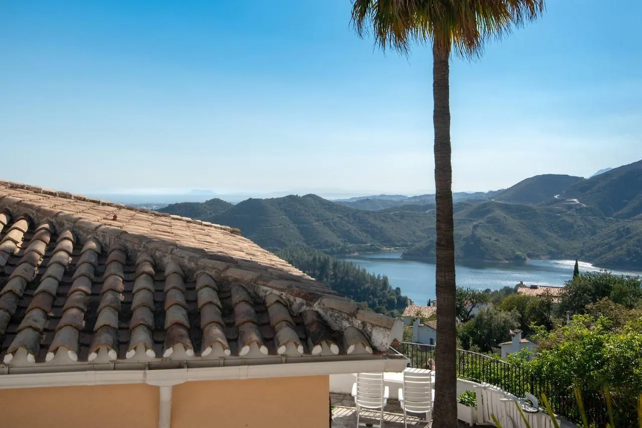 Sea View Apartment With Private Garden And Jacuzzi In Balcones Del Lago, Istan El Angel